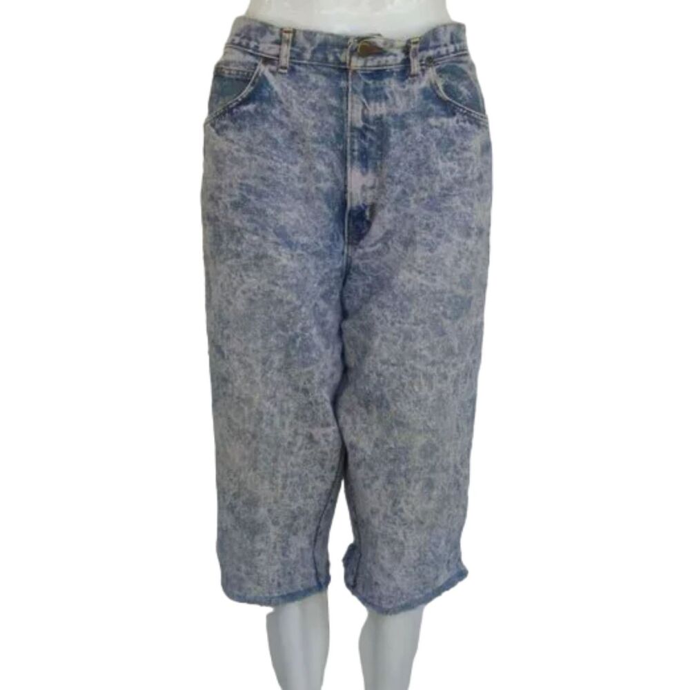 CHIC Capri Jeans, 32, Stone Wash, Cut-off hem, Vintage, Light Blue